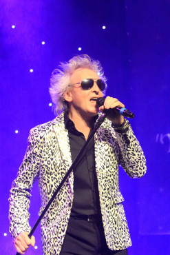 A Tribute to Rod Stewart