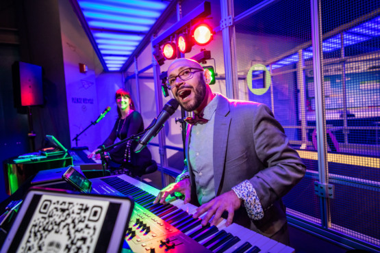 Felix and Fingers Dueling Pianos