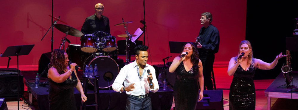Bobby Wilson and The Chiclettes