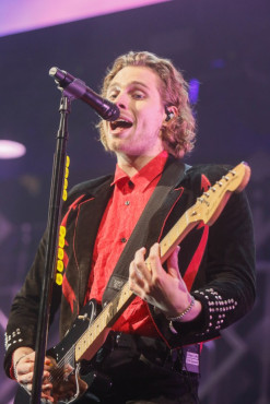 Q102 Jingle Ball