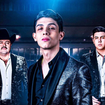 Cornelio Vega y Su Dinastia