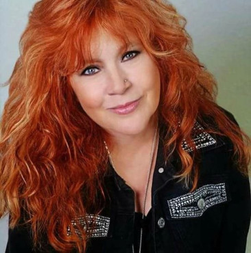 Lisa Layne