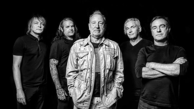 Peter Hook And The Light