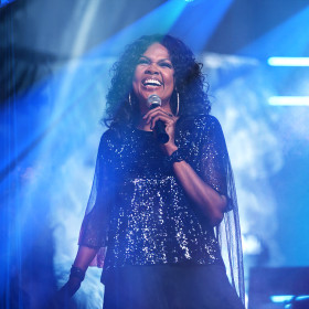 CeCe Winans