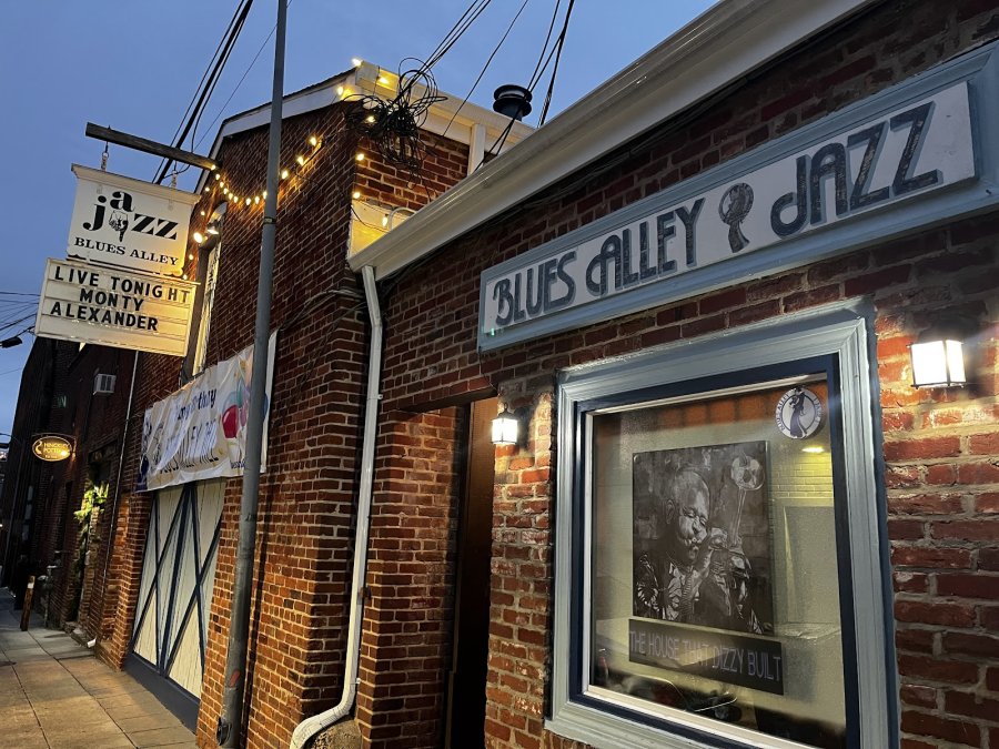 Blues Alley — photo 2 of 4