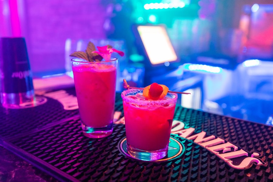EOS Lounge — photo 2 of 4