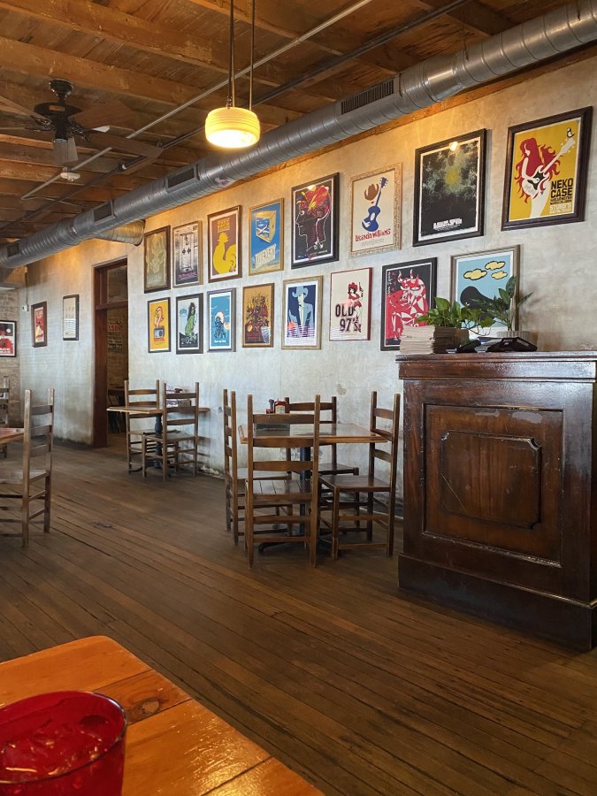 Stubbs BBQ - Indoor Stage — photo 2 of 4