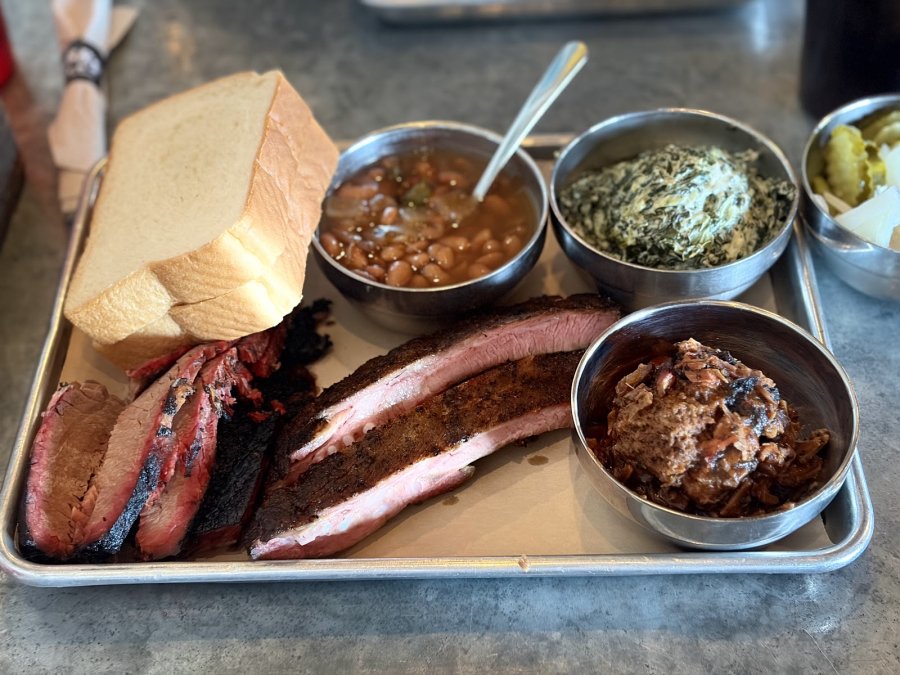 Stubbs BBQ - Indoor Stage — photo 3 of 4
