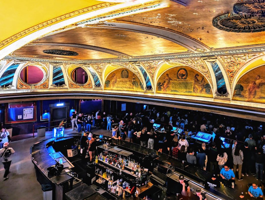 Riviera Theatre — photo 3 of 4