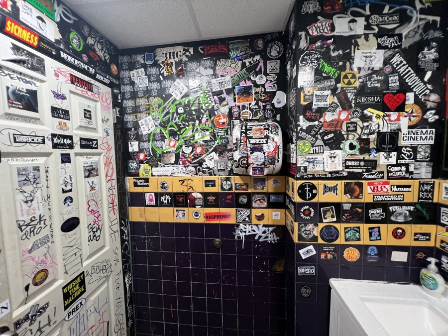 Dingbatz — photo 4 of 4