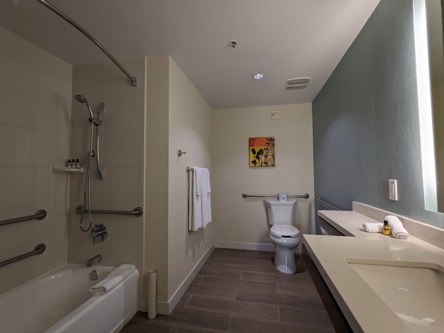 Hyatt Regency — photo 4 of 4