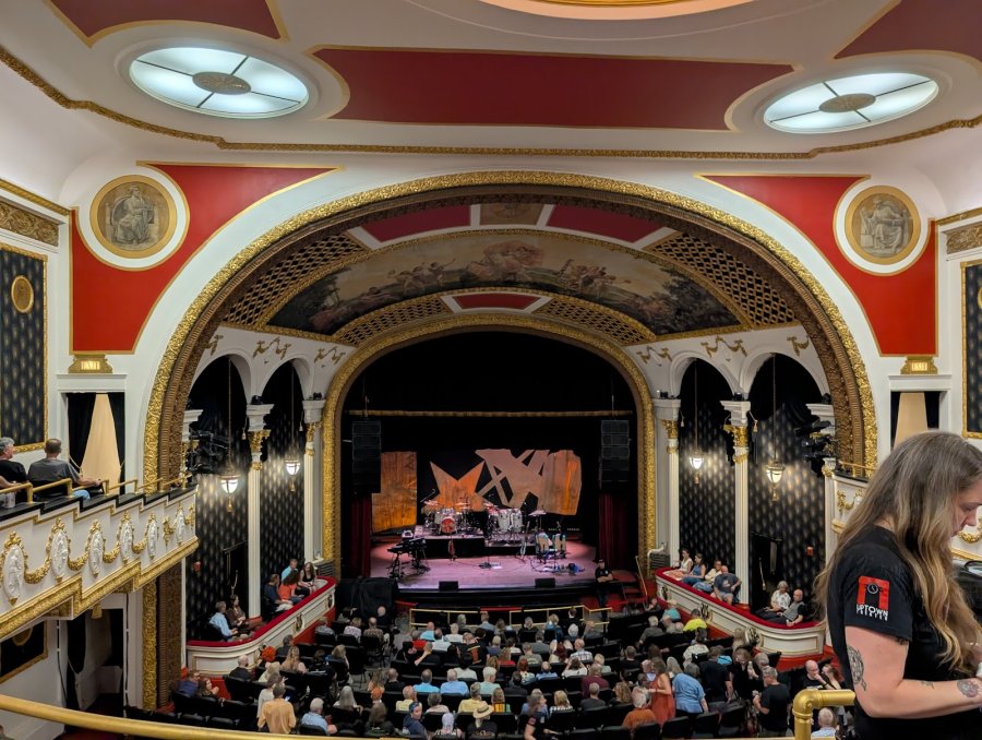 Uptown Theater — photo 3 of 4