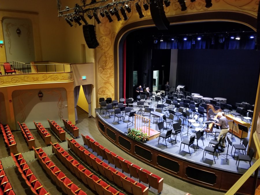Lyric Theatre