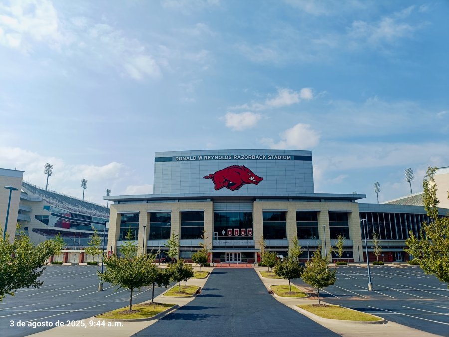 Donald W. Reynolds Razorback Stadium — photo 3 of 4