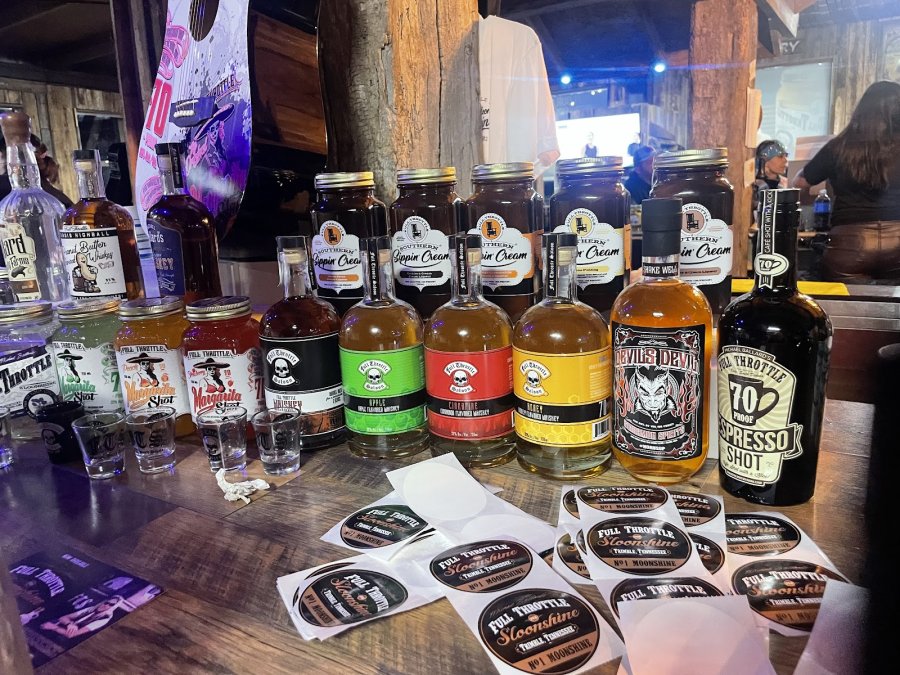 Full Throttle Saloon — photo 2 of 4