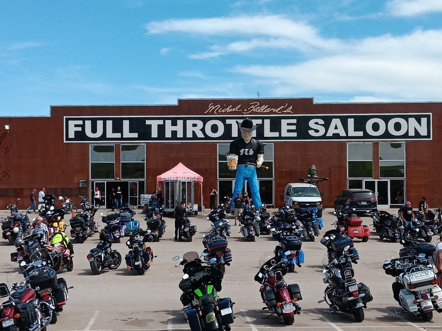 Full Throttle Saloon — photo 3 of 4