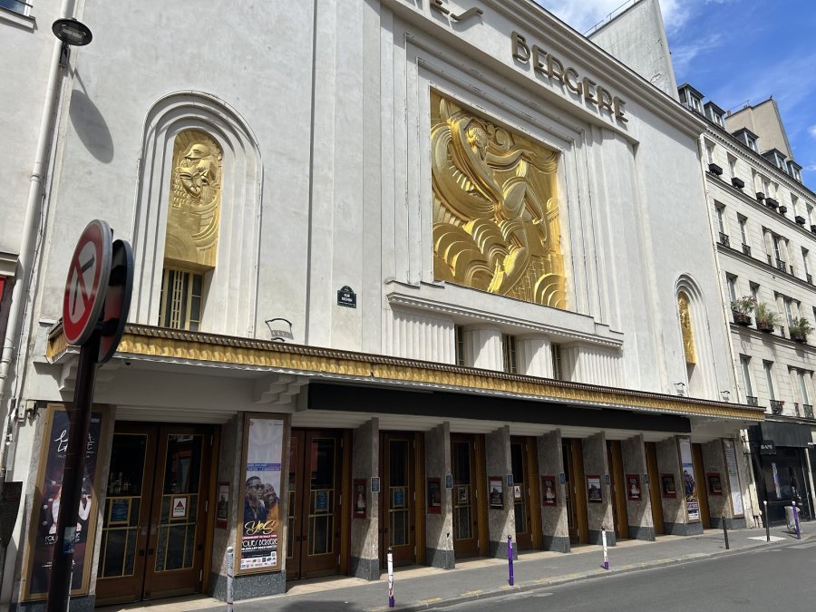 Les Folies Bergere