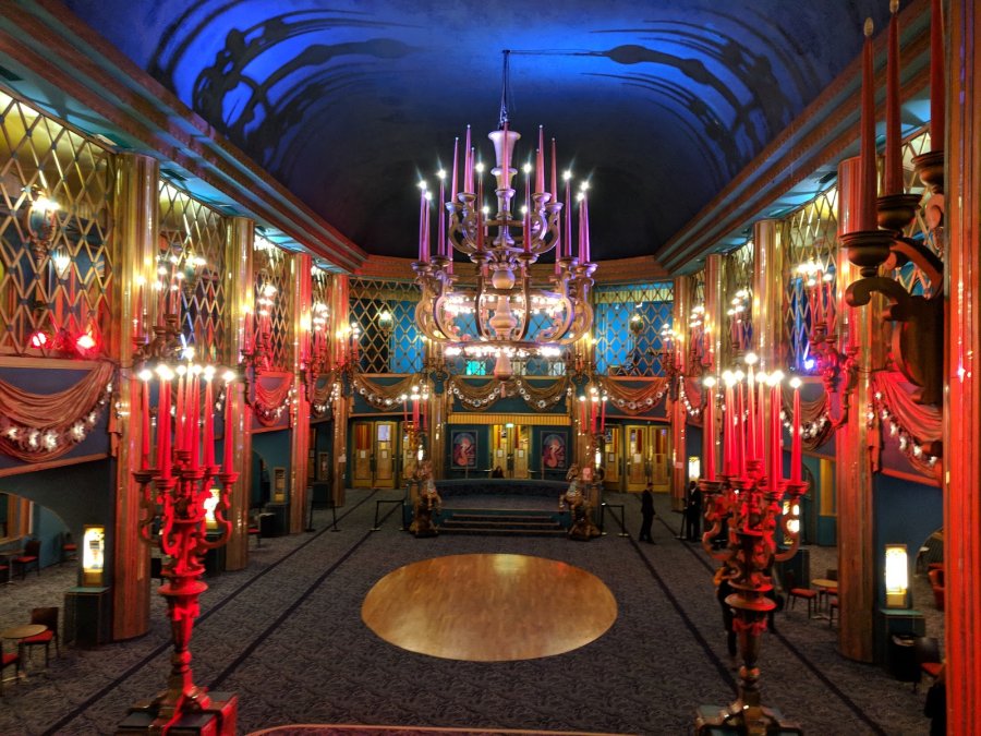 Les Folies Bergere — photo 4 of 4