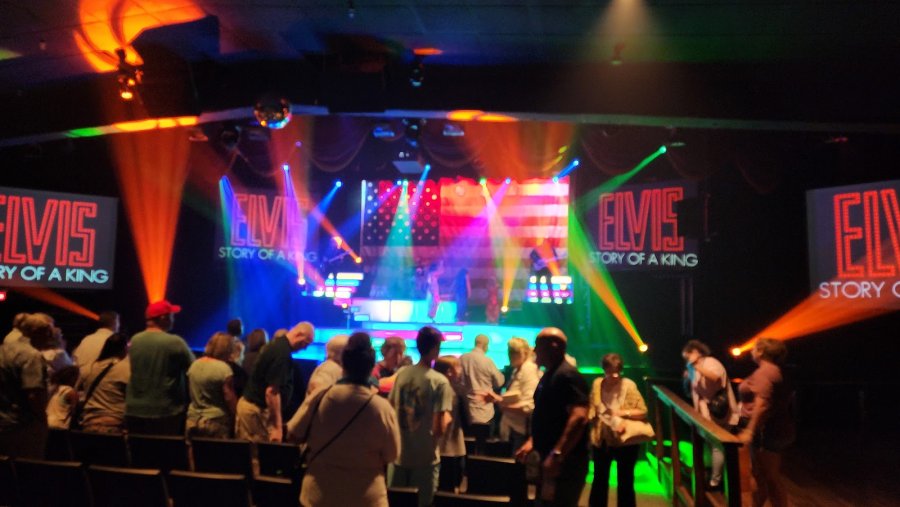 Americana Theatre — photo 2 of 4