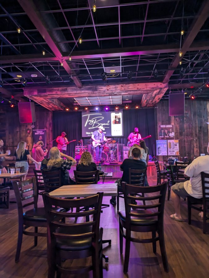 Lori's Road House — photo 4 of 4