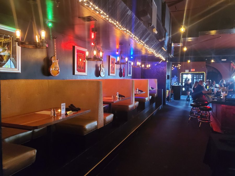 Gaslamp Restaurant & Bar — photo 3 of 4