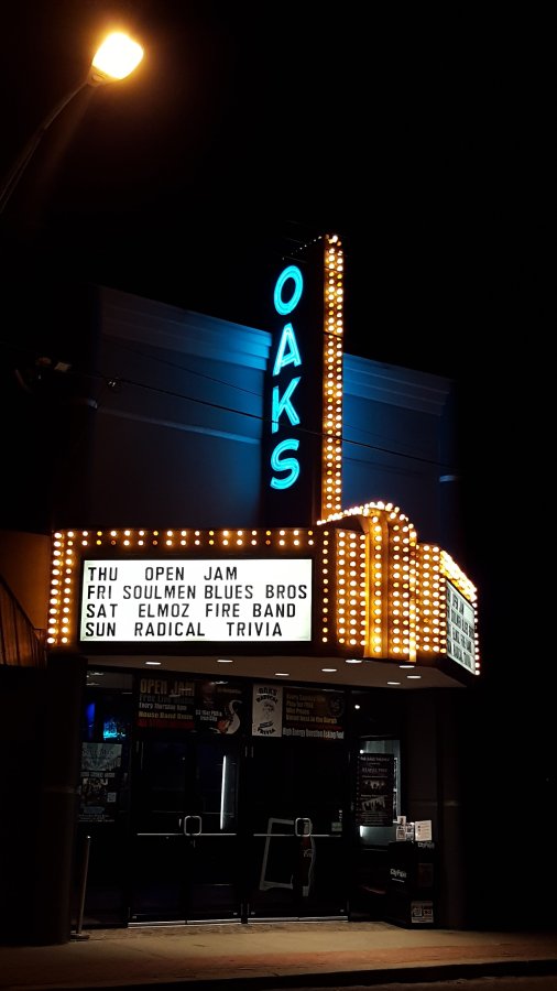Oaks Theater — photo 3 of 4