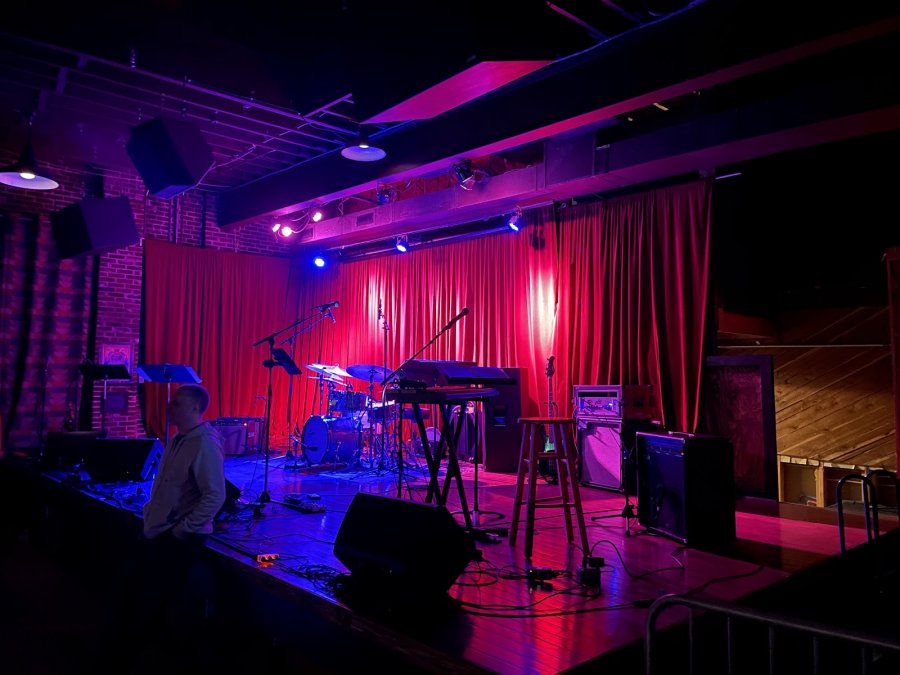 Off Broadway — photo 3 of 4