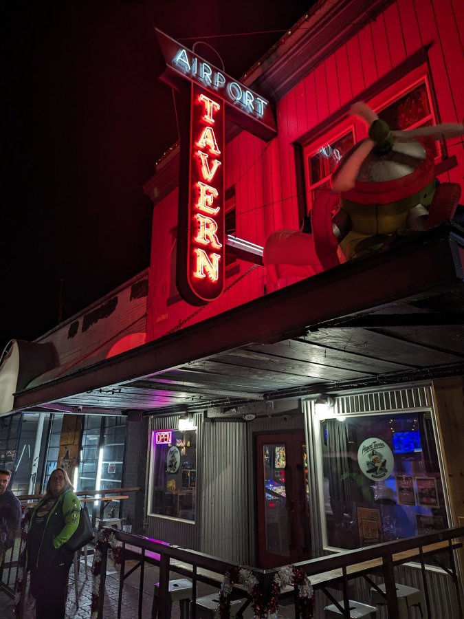 Airport Tavern — photo 2 of 4