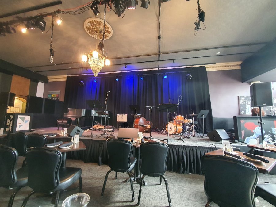 Dazzle Restaurant And Lounge — photo 4 of 4