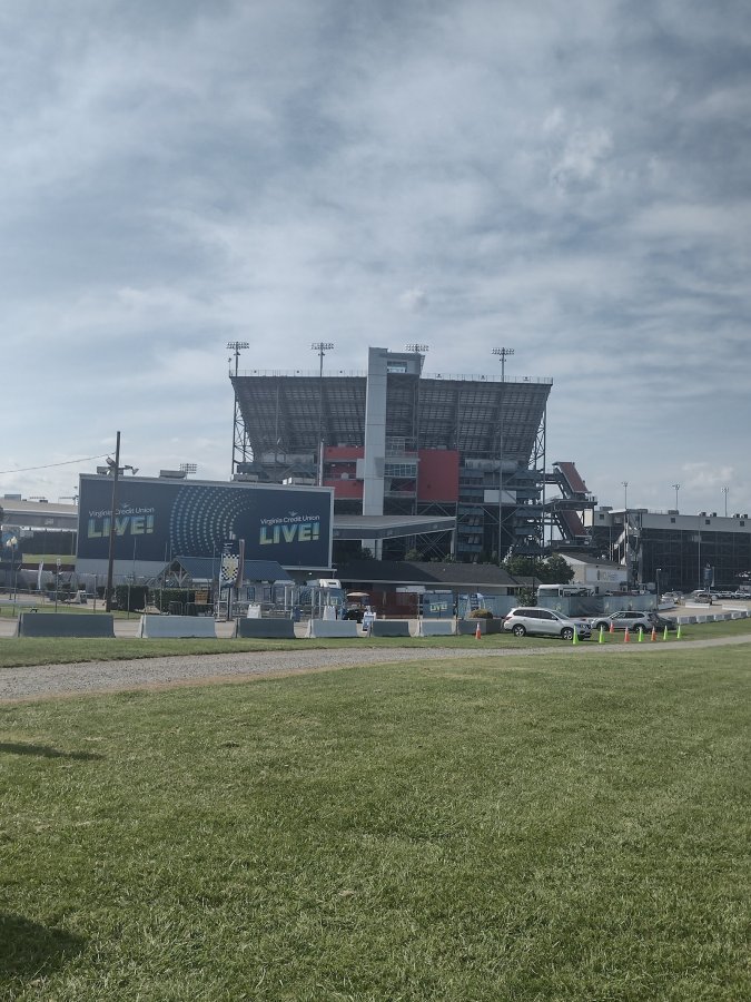 Virginia Credit Union LIVE! at Richmond Raceway — photo 3 of 4