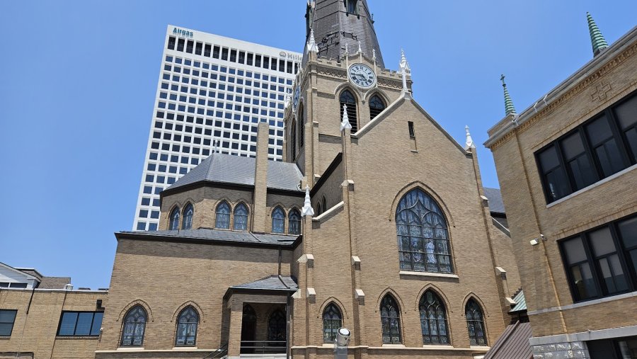 Holy Family Cathedral — photo 4 of 4