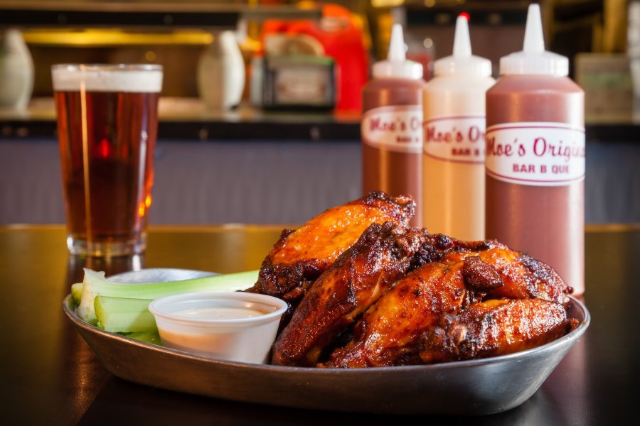 Moe's Original Bar-b-que And Bowling — photo 2 of 4
