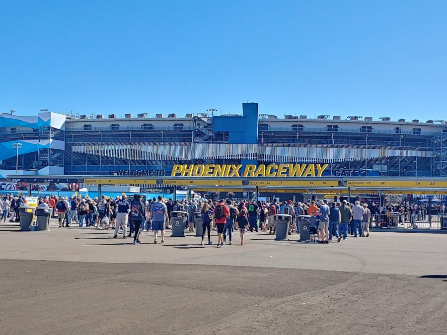 Phoenix Raceway — photo 3 of 4