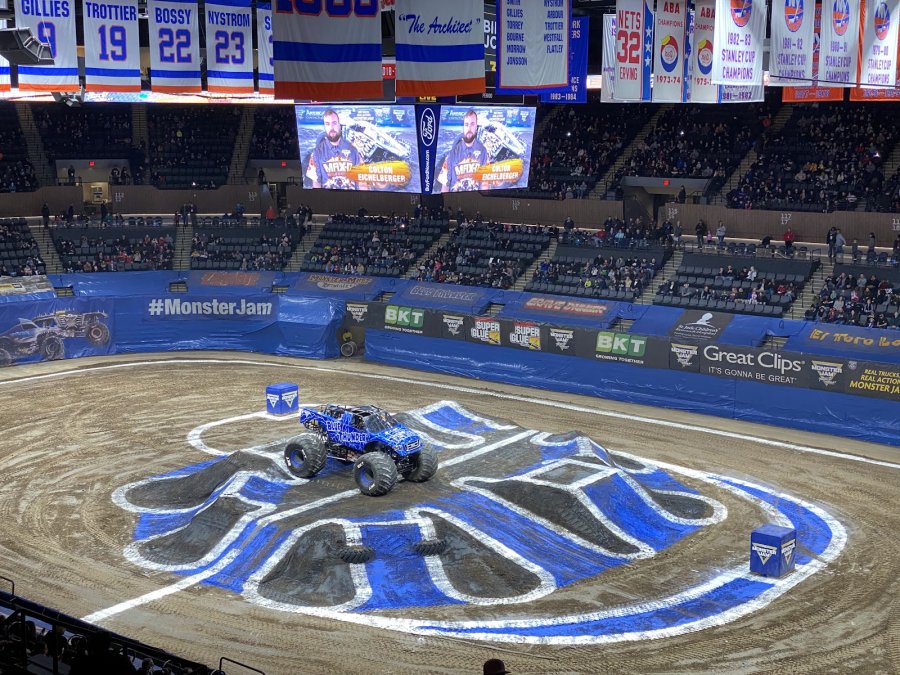 Nassau Veterans Memorial Coliseum — photo 3 of 4
