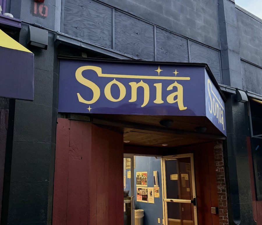 Sonia — photo 4 of 4