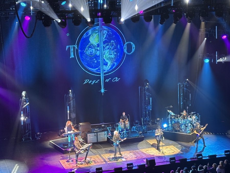 BleauLive Theater At Fontainebleau Las Vegas — photo 3 of 4