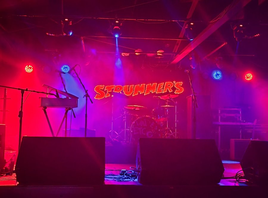 Strummer's — photo 2 of 4