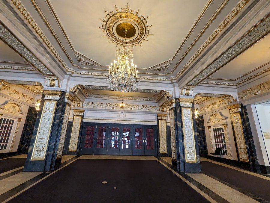 State Theatre — photo 3 of 4