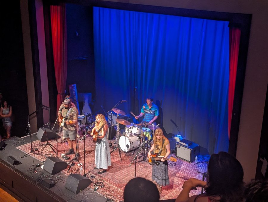Gary & Laura Maurer Concert Hall at Old Town School of Folk Music