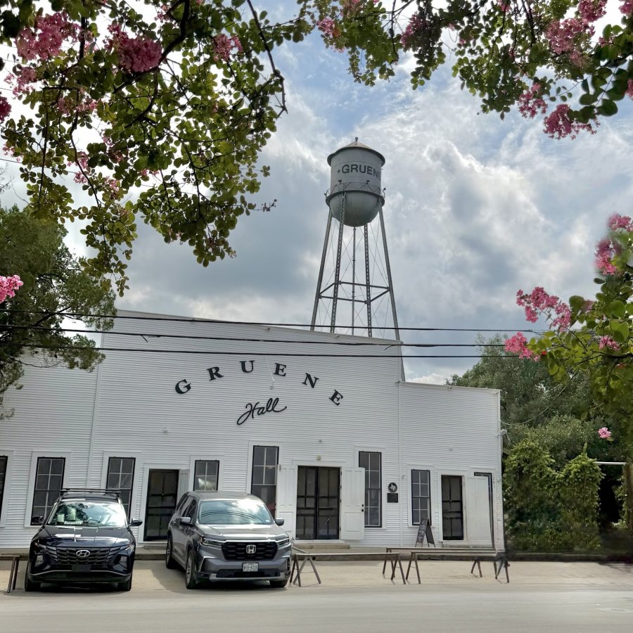 Gruene Hall — photo 2 of 4