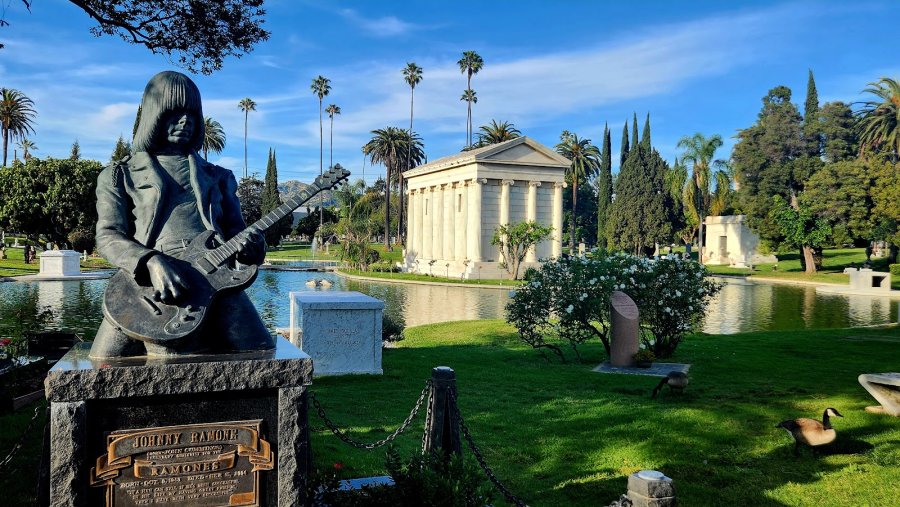 Fairbanks Lawn at Hollywood Forever — photo 4 of 4