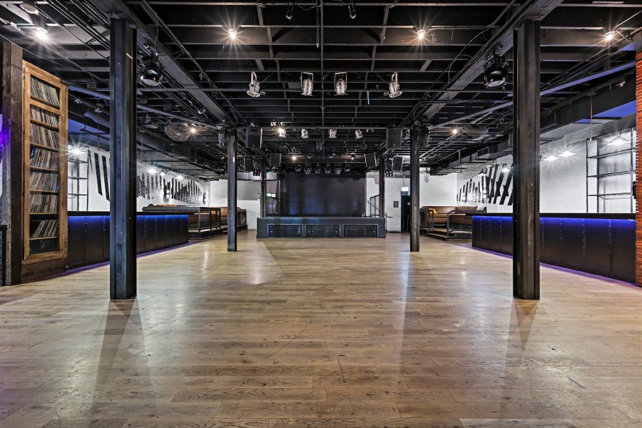 Commonwealth Bar — photo 2 of 4