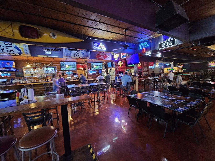 RC McGraws Bar and Grill — photo 3 of 4
