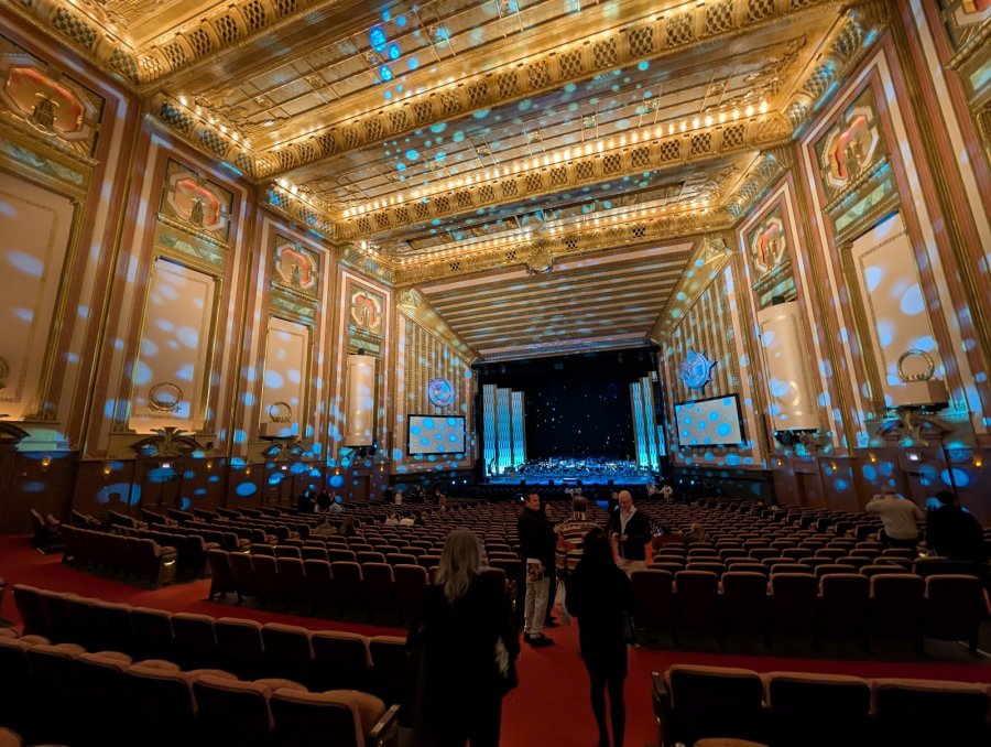 Lyric Opera House — photo 2 of 4