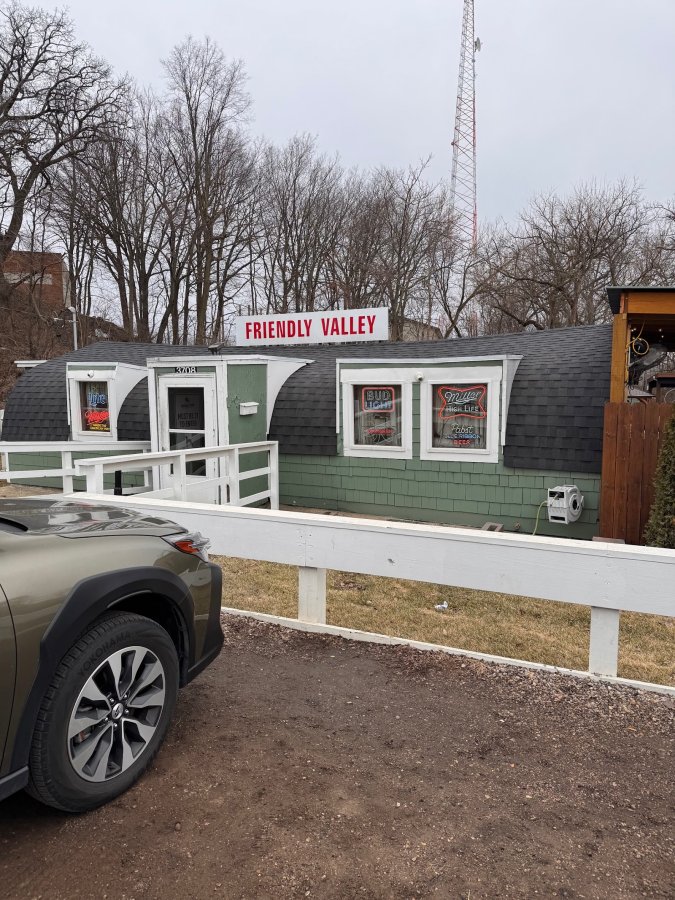 Friendly Valley Tavern — photo 4 of 4