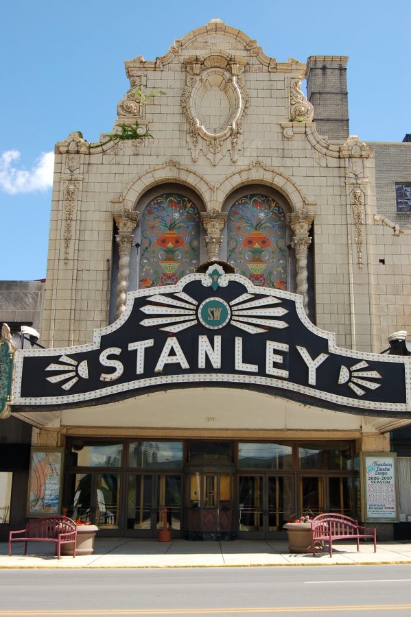 Stanley Theatre — photo 2 of 4