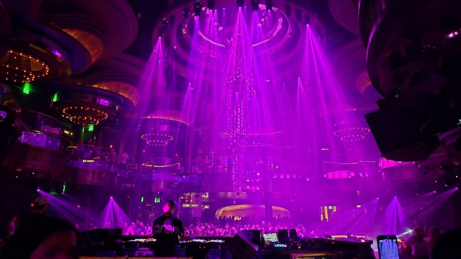 Omnia Dayclub Las Vegas at Caesars Palace — photo 2 of 4