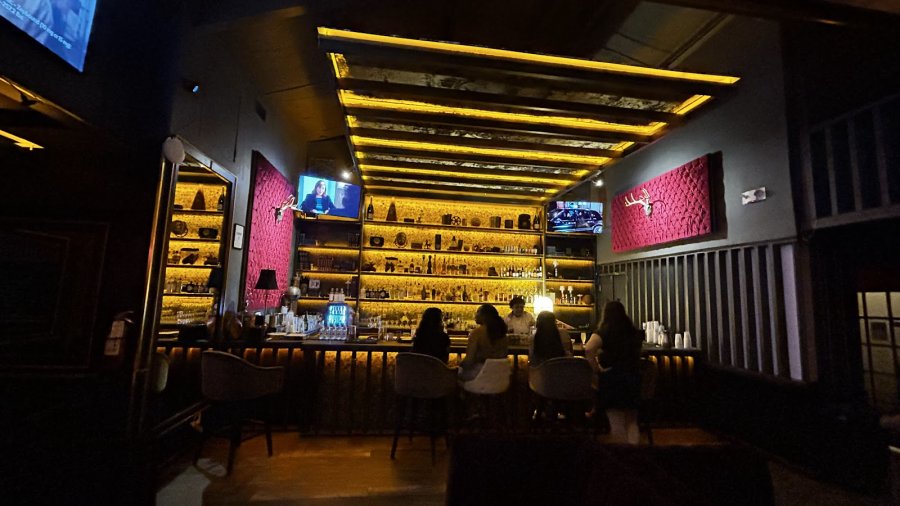 Pearl Bar — photo 2 of 4