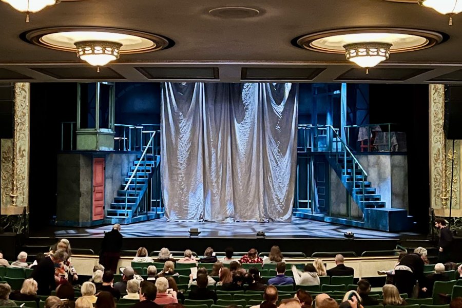 Victoria Theatre — photo 2 of 4