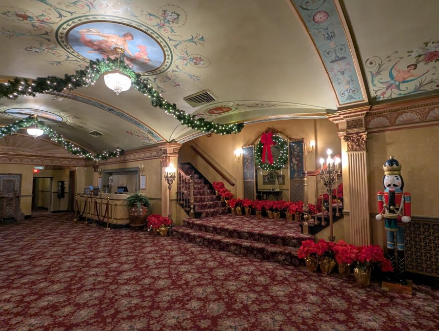 Stadium Theatre Performing Arts Center — photo 4 of 4